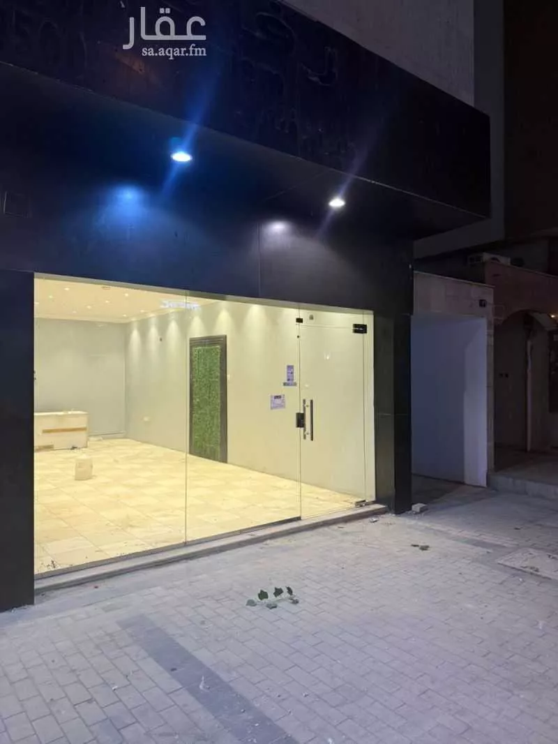 محل للإيجار في شارع الشيخ حسن بن حسين بن علي, حي الخليج, مدينة الرياض, منطقة الرياض 1 صورة