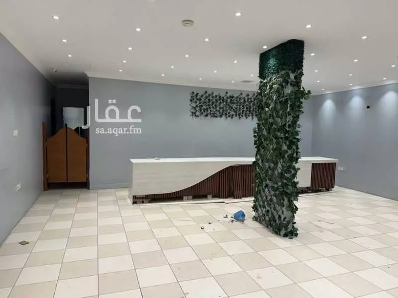 محل للإيجار في شارع الشيخ حسن بن حسين بن علي, حي الخليج, مدينة الرياض, منطقة الرياض 1 صورة