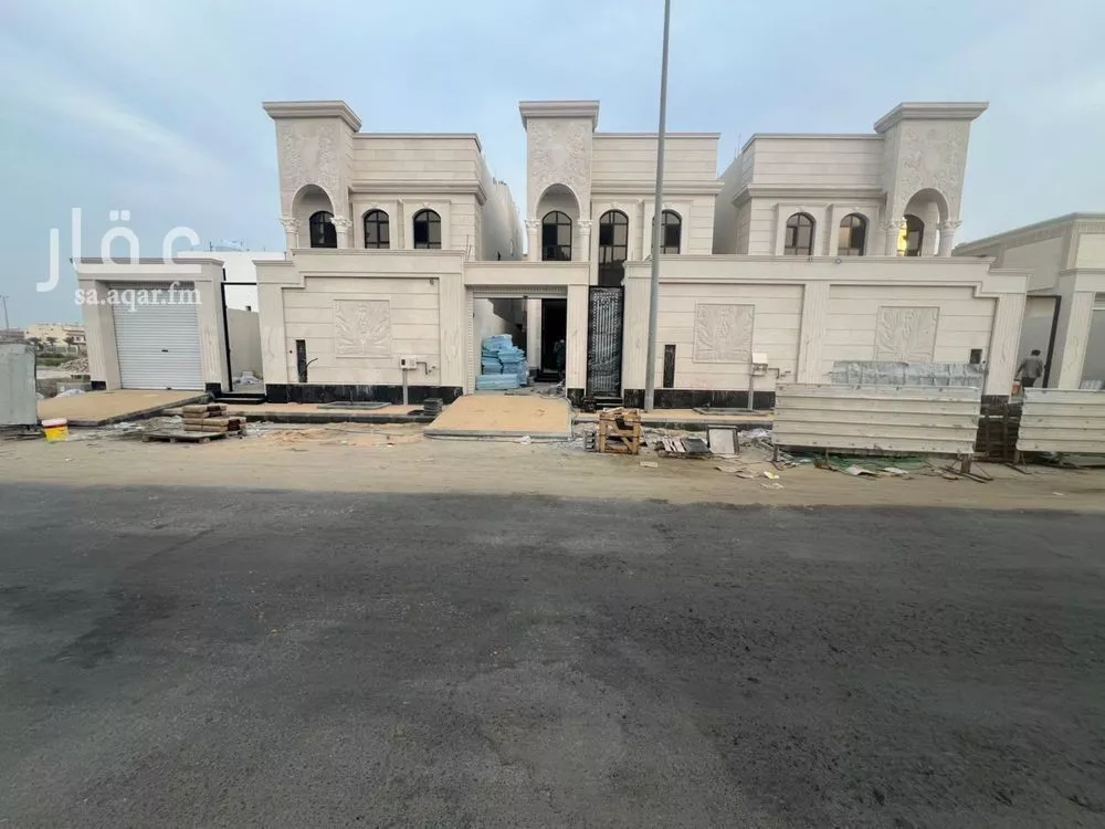 فيلا للبيع في شارع جبل شهلان, حي الصواري, مدينة الخبر, المنطقة الشرقية 1 صورة