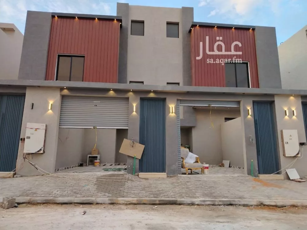 دور للبيع في شارع أبي عبدالله الصقلي, حي عكاظ, مدينة الرياض, منطقة الرياض 1 صورة