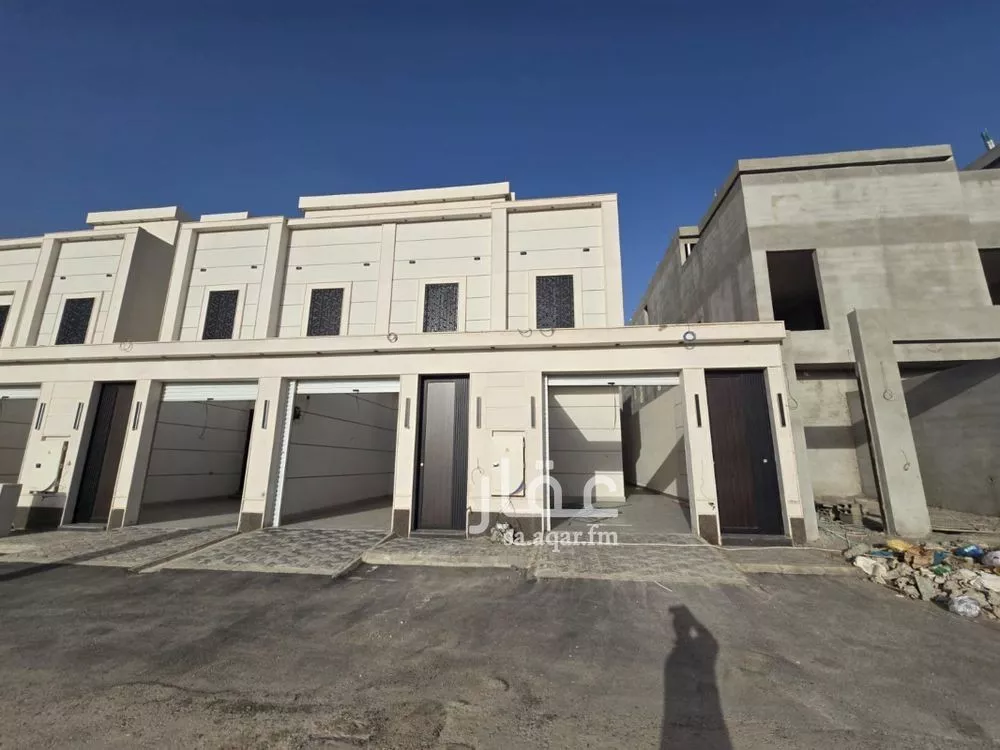 فيلا للبيع في شارع شعيراء, حي عكاظ, مدينة الرياض, منطقة الرياض 1 صورة
