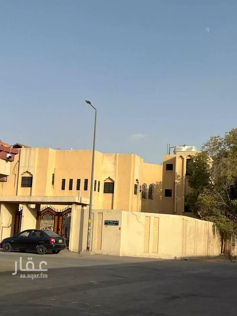 فيلا للبيع في شارع أبا الظلوف, حي العزيزية, مدينة الرياض, منطقة الرياض 1 صورة