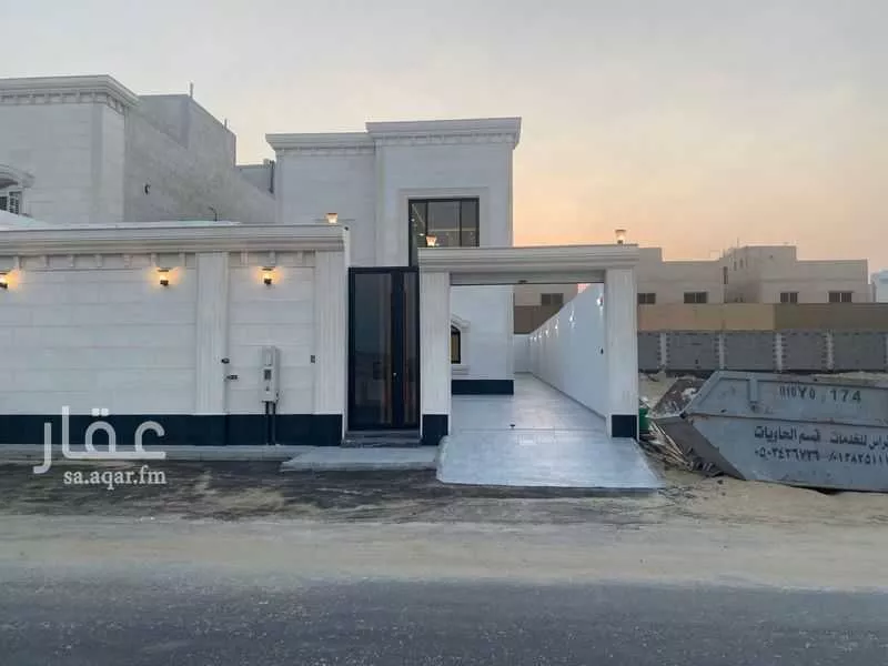 فيلا للبيع في شارع الخفجي ، حي الأمواج ، الخبر ، الخبر 1 صورة