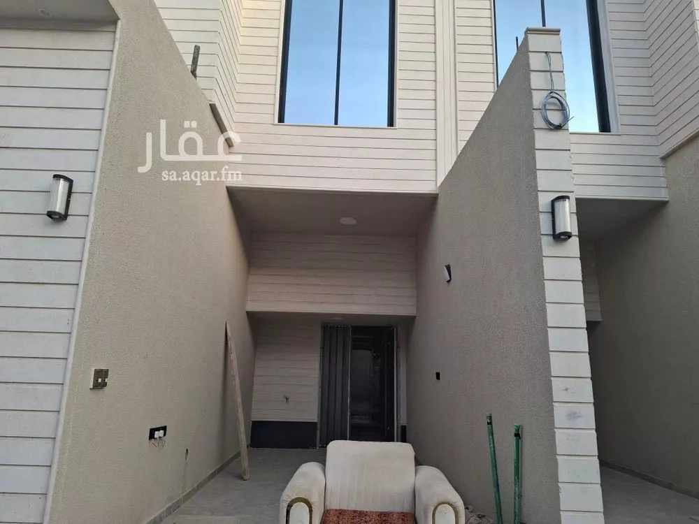 دور للبيع في شارع طريق الامام عبدالله بن سعود بن عبدالعزيز الفرعى, حي القادسية, مدينة الرياض, منطقة الرياض 1 صورة