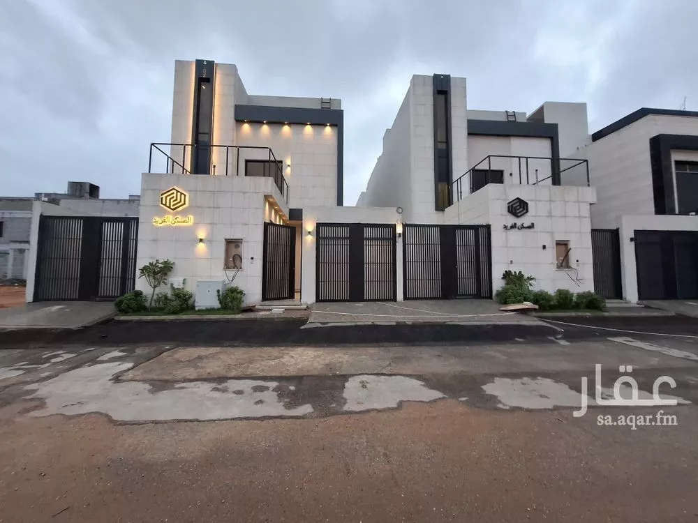 فيلا للبيع في شارع شارع وادي الساحل, حي الرمال, مدينة الرياض, منطقة الرياض 1 صورة