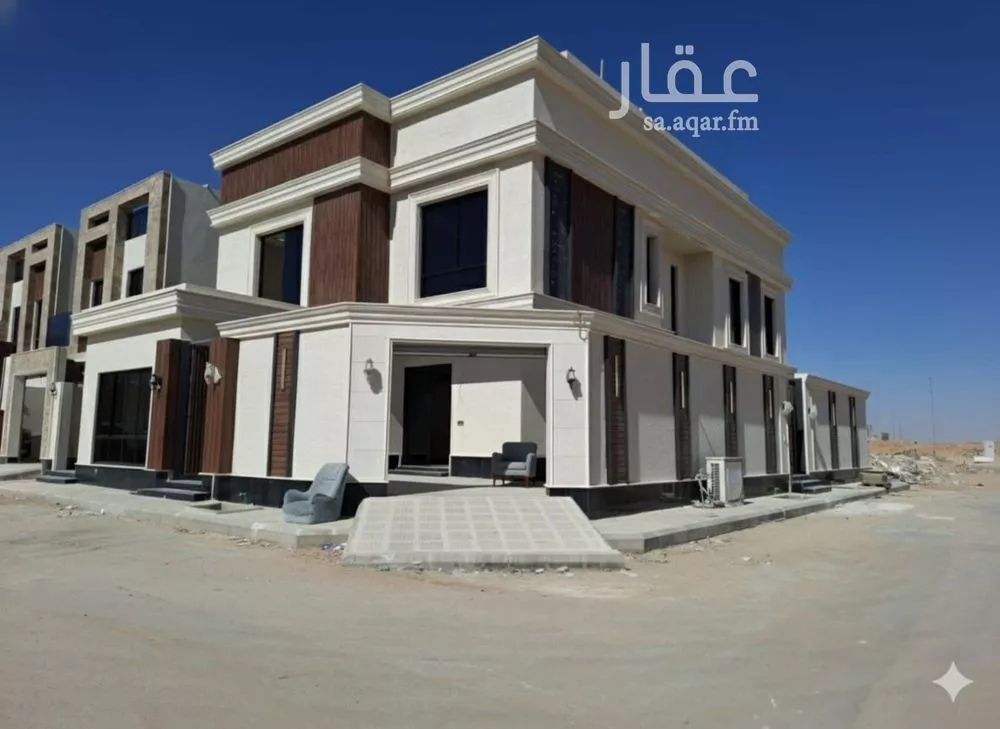 فيلا للبيع في شارع محمد الطائي, حي الرمال, مدينة الرياض, منطقة الرياض 1 صورة