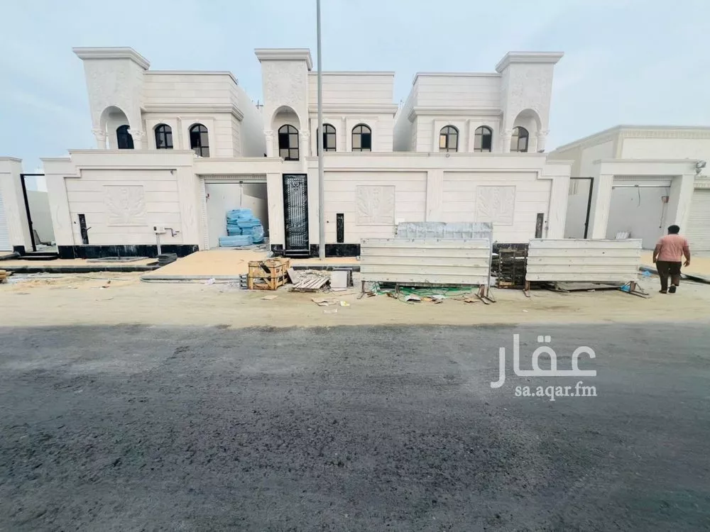 فيلا للبيع في شارع جبل شهلان, حي الصواري, مدينة الخبر, المنطقة الشرقية 1 صورة