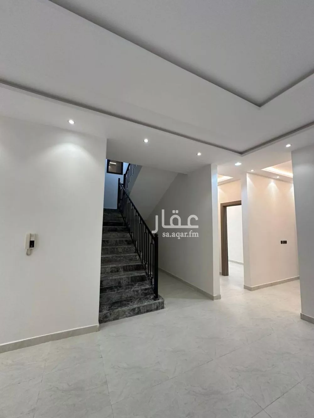 فيلا للإيجار في شارع أحمد بن عجلان, حي القيروان, مدينة الرياض, منطقة الرياض 1 صورة