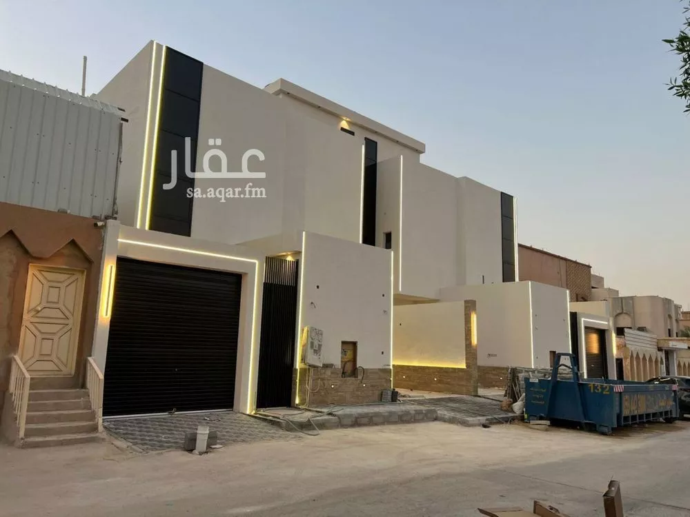 فيلا للبيع في شارع ابي القاسم الثمانيني, حي بدر, مدينة الرياض, منطقة الرياض 1 صورة