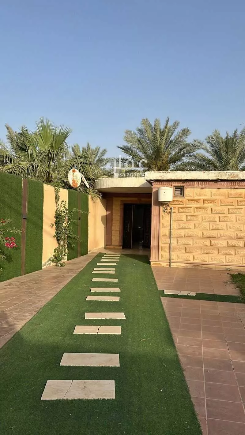 مزرعة للبيع في حي الجلدة, مدينة عنيزه, منطقة القصيم 1 صورة