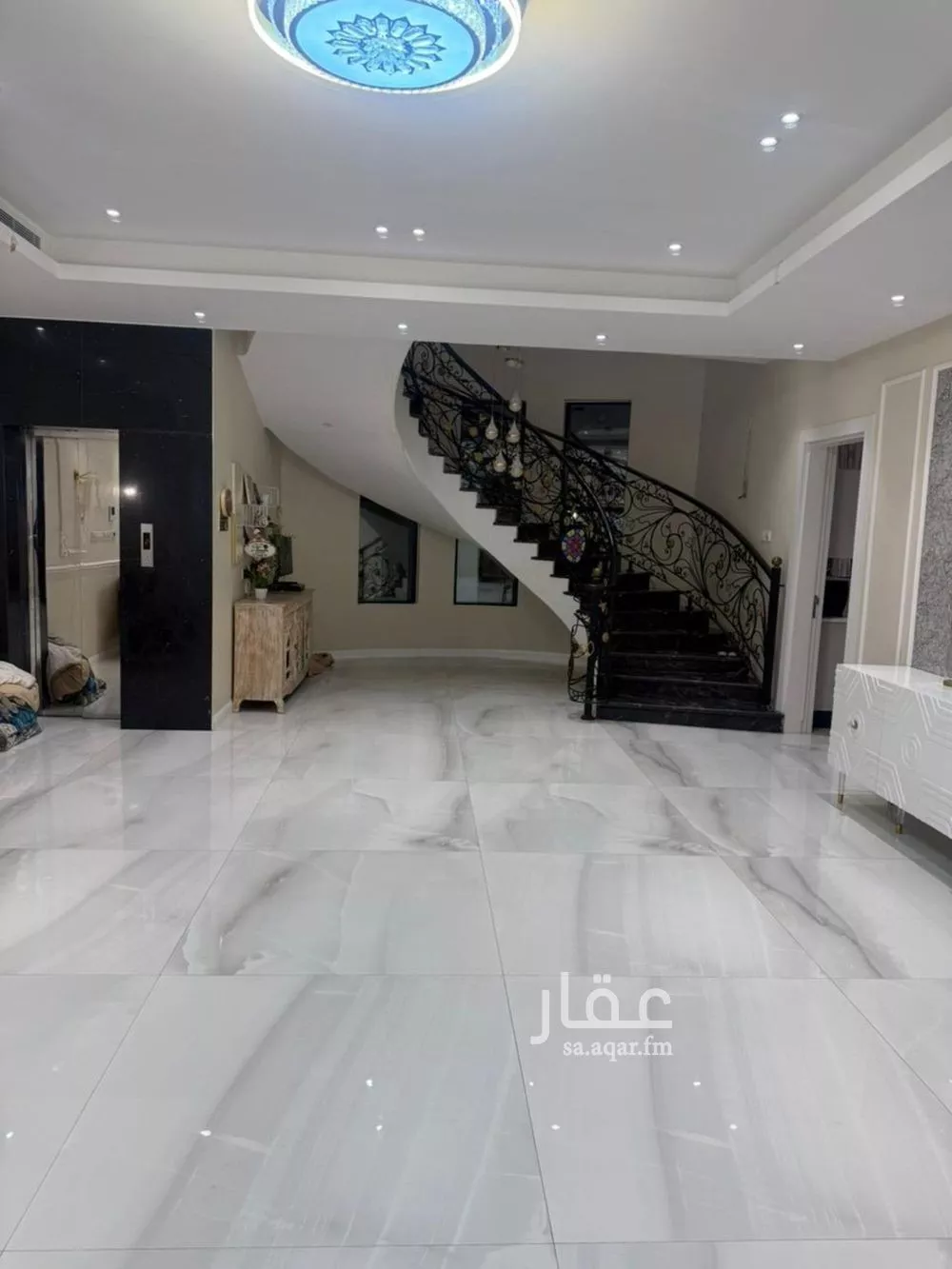 فيلا للبيع في شارع الحديبية, حي الحمراء, مدينة الرياض, منطقة الرياض 1 صورة