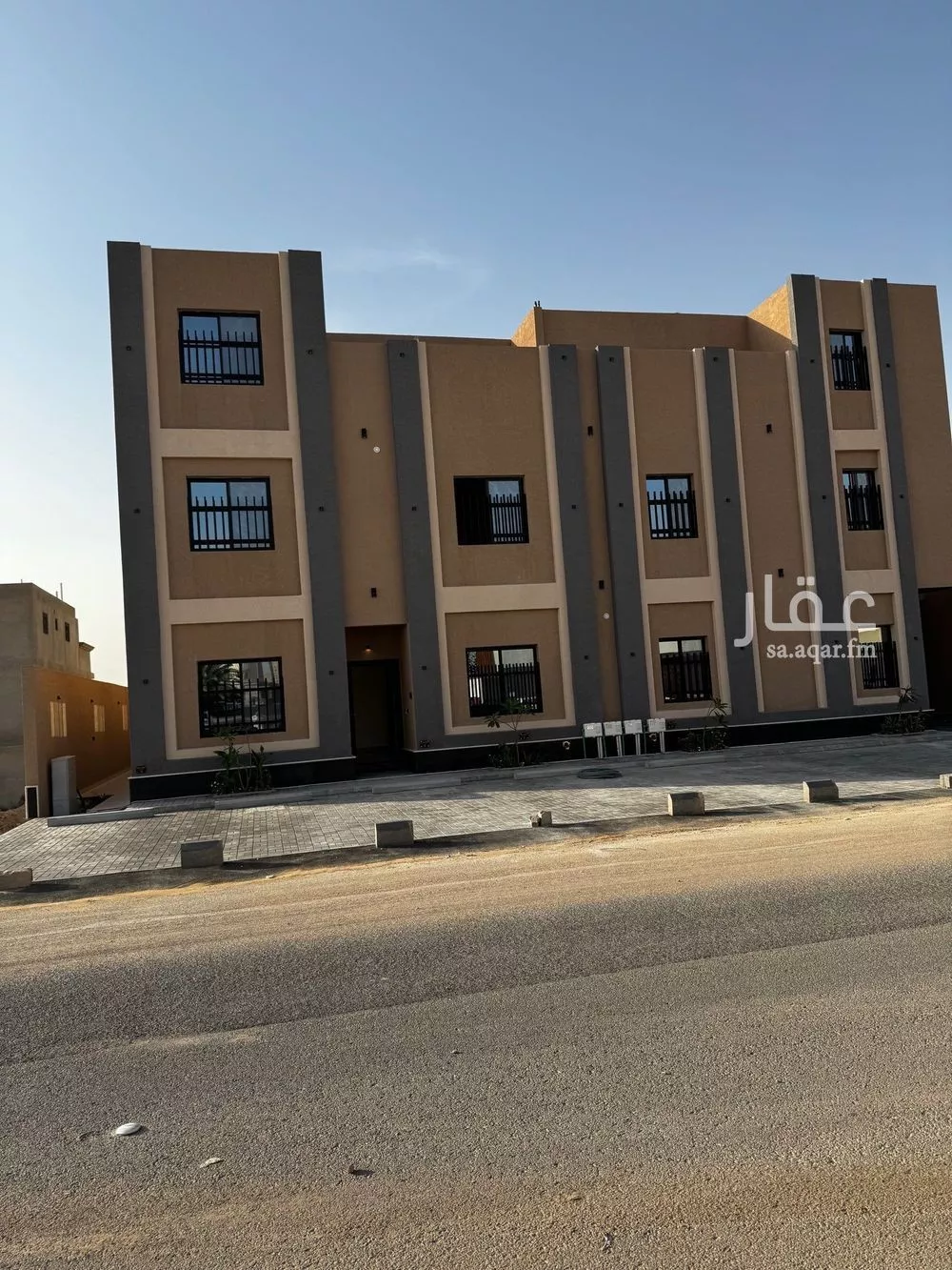 فيلا للبيع في شارع رقم 42, حي ظهرة لبن, مدينة الرياض, منطقة الرياض 1 صورة