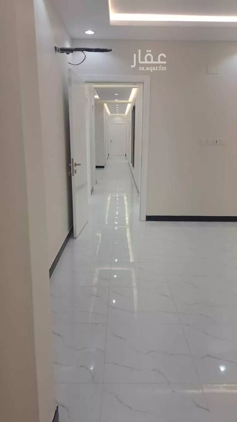 شقة للبيع في شارع عبدالرحمن ابن بوذوية, حي الصناعية, مدينة المدينه المنوره, منطقة المدينة المنورة 1 صورة