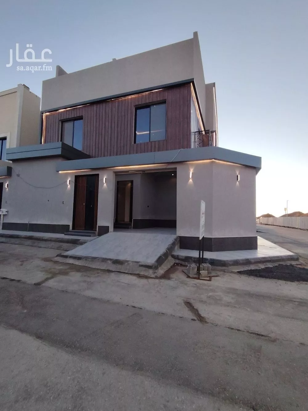 فيلا للبيع في شارع عبيدالله الفقيه, حي الرمال, مدينة الرياض, منطقة الرياض 1 صورة