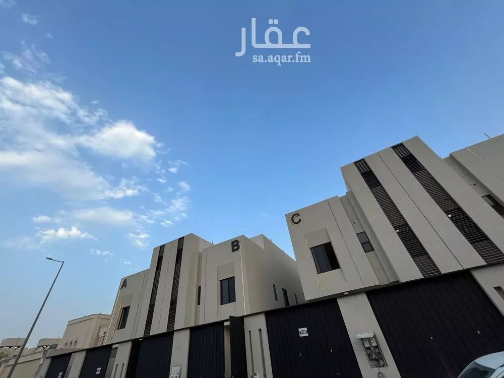 دور للبيع في شارع يثرب, حي شبرا, مدينة الرياض, منطقة الرياض 1 صورة