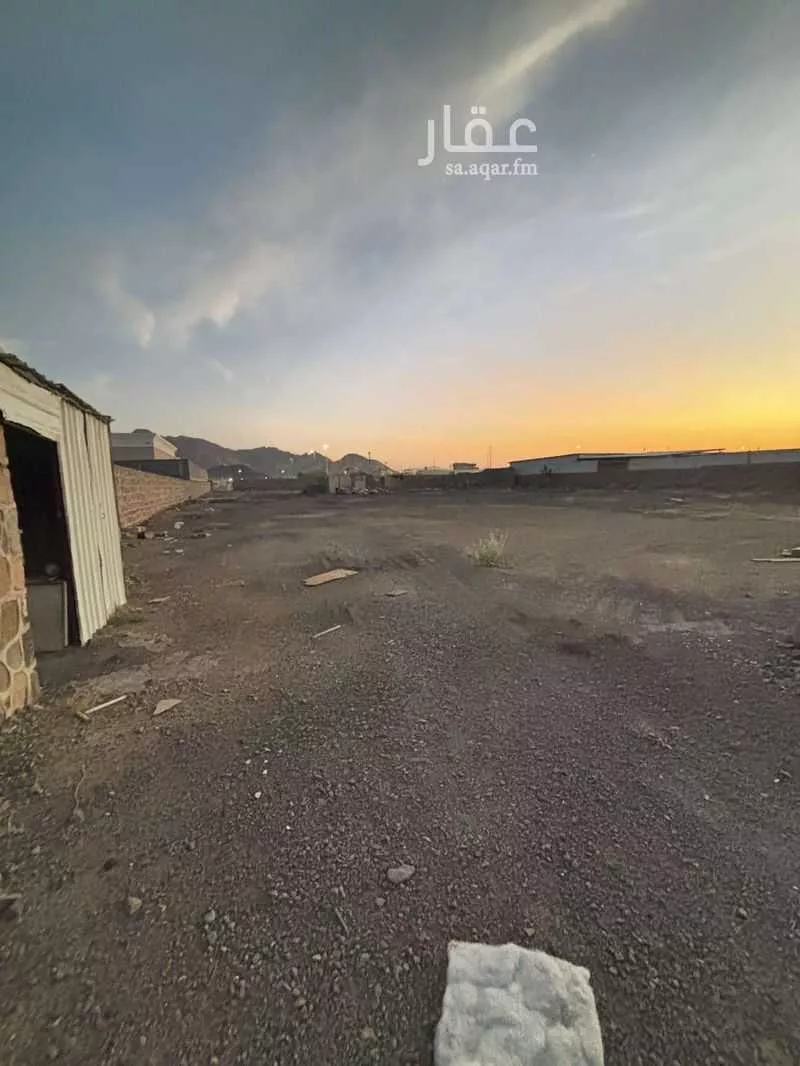 أرض للبيع في شارع عباد ابن ابي صالح, حي الغابة, مدينة المدينه المنوره, منطقة المدينة المنورة 1 صورة