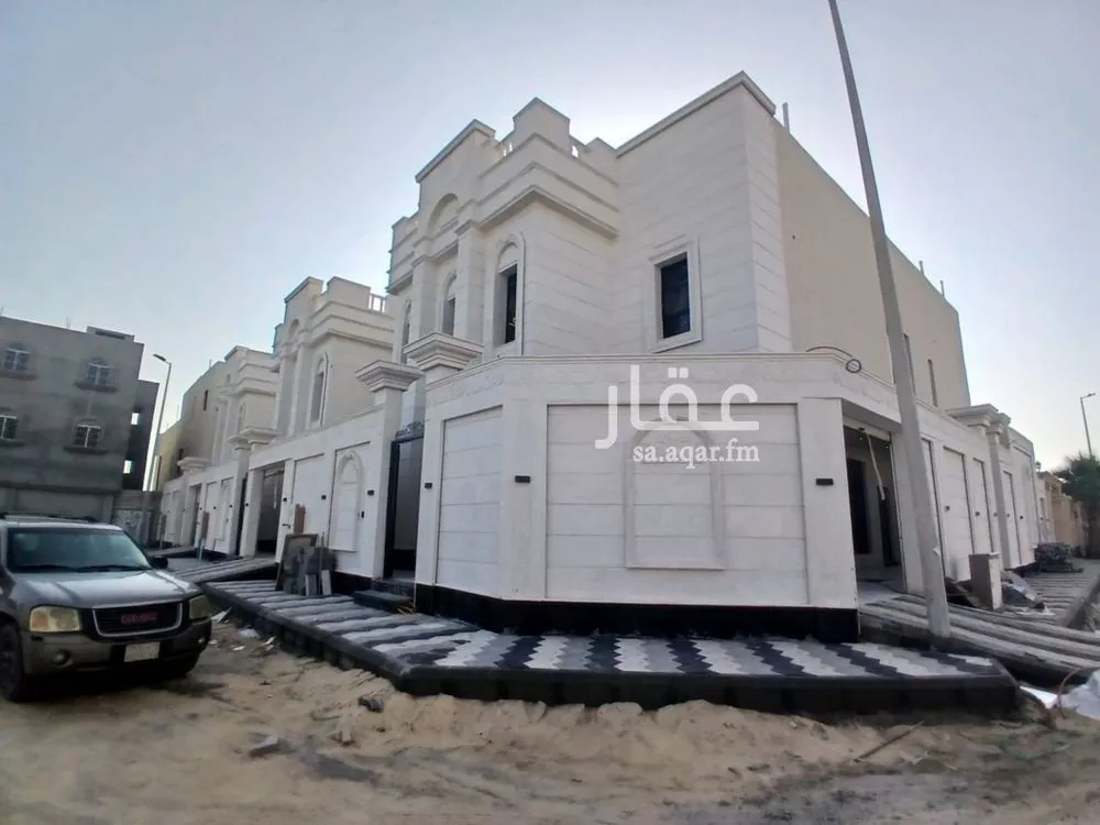 فيلا للبيع في شارع المعارج, حي الأمواج, مدينة الخبر, المنطقة الشرقية 1 صورة