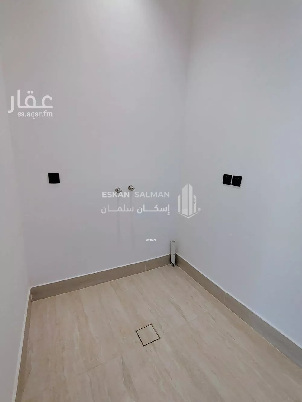 فيلا للبيع في شارع أحمد بن سليمان النجاد, حي المهدية, مدينة الرياض, منطقة الرياض 1 صورة