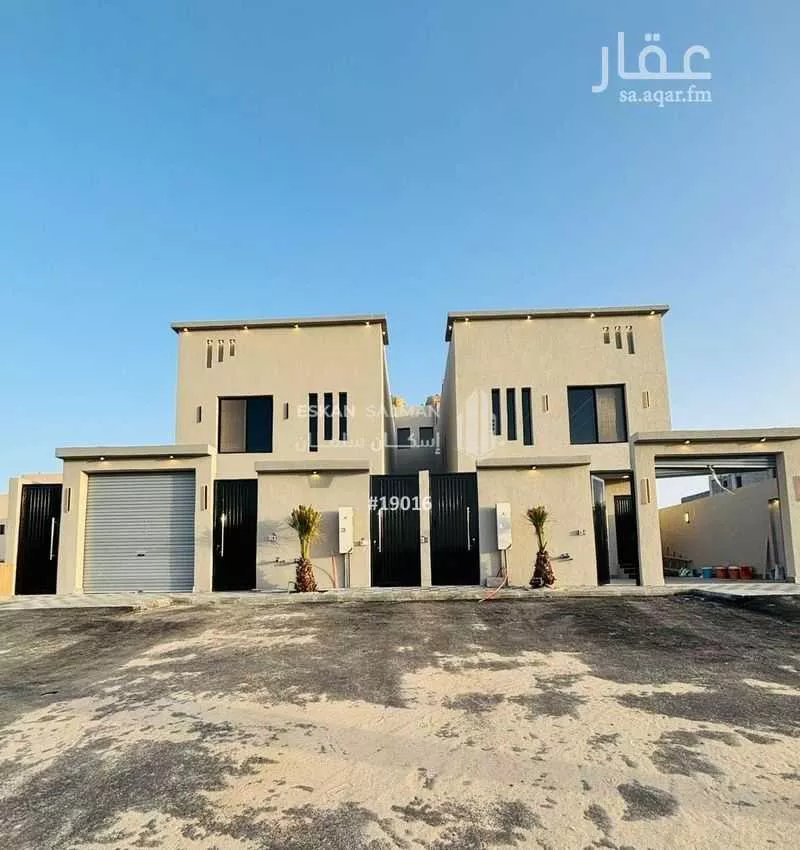 فيلا للبيع في شارع اشبيليه 65, حي العزيزية, مدينة الجبيل, المنطقة الشرقية 1 صورة