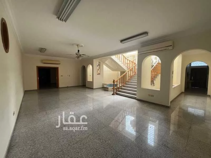 فيلا للإيجار في شارع الحسن البدري ، حي العزيزية ، جدة ، جدة 1 صورة