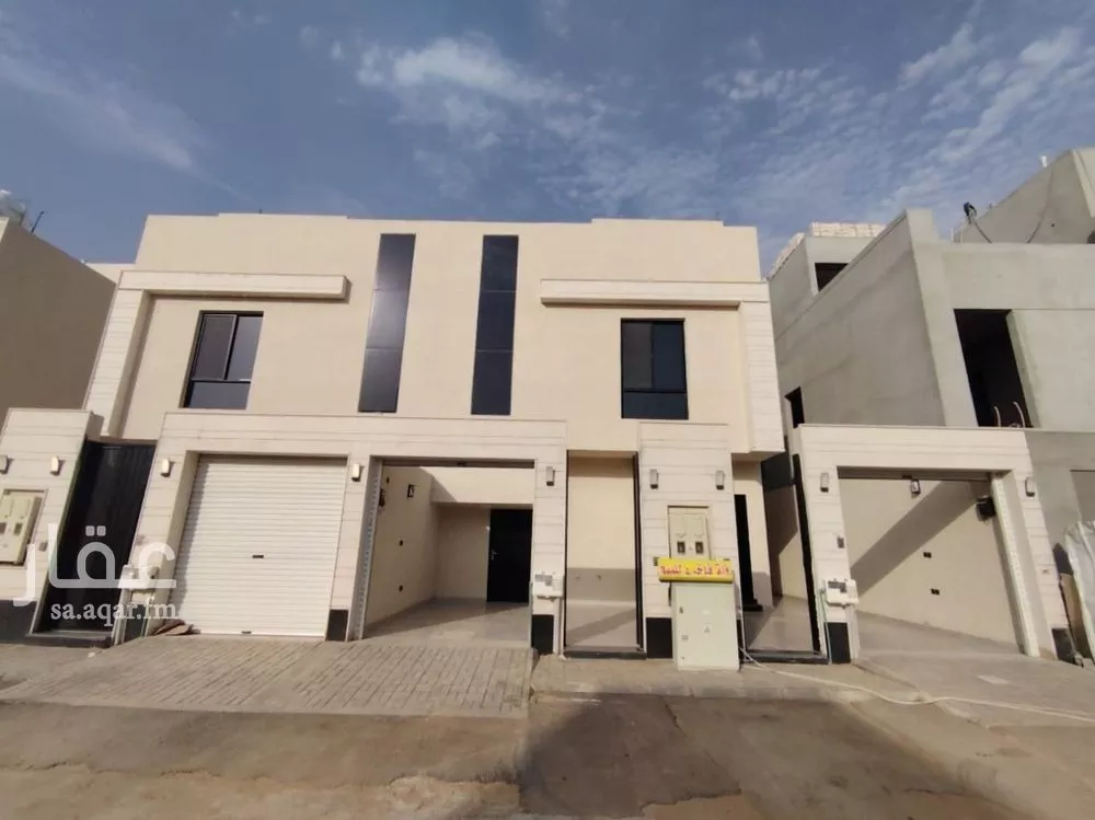 فيلا للبيع في شارع وادي الساحل, حي الرمال, مدينة الرياض, منطقة الرياض 1 صورة
