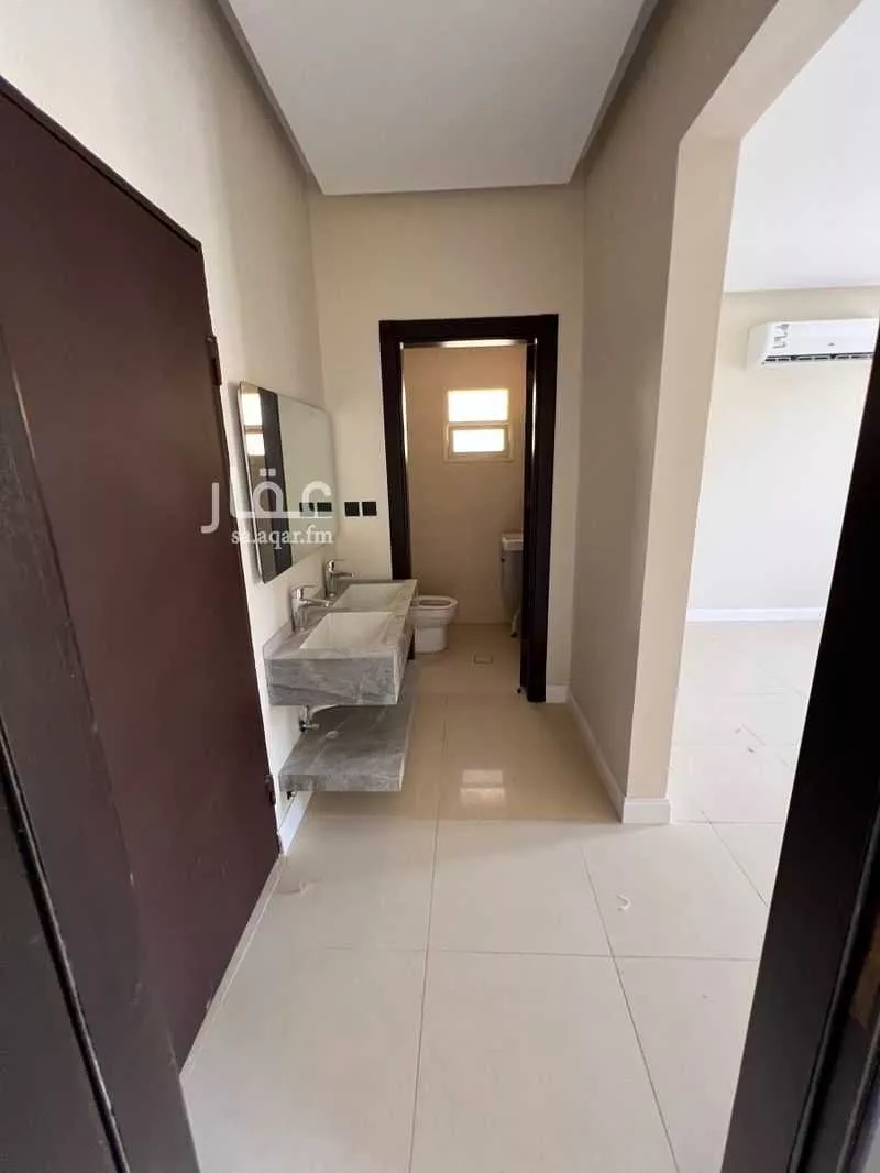 فيلا للإيجار في شارع الحوزة, حي النفل, مدينة الرياض, منطقة الرياض 1 صورة