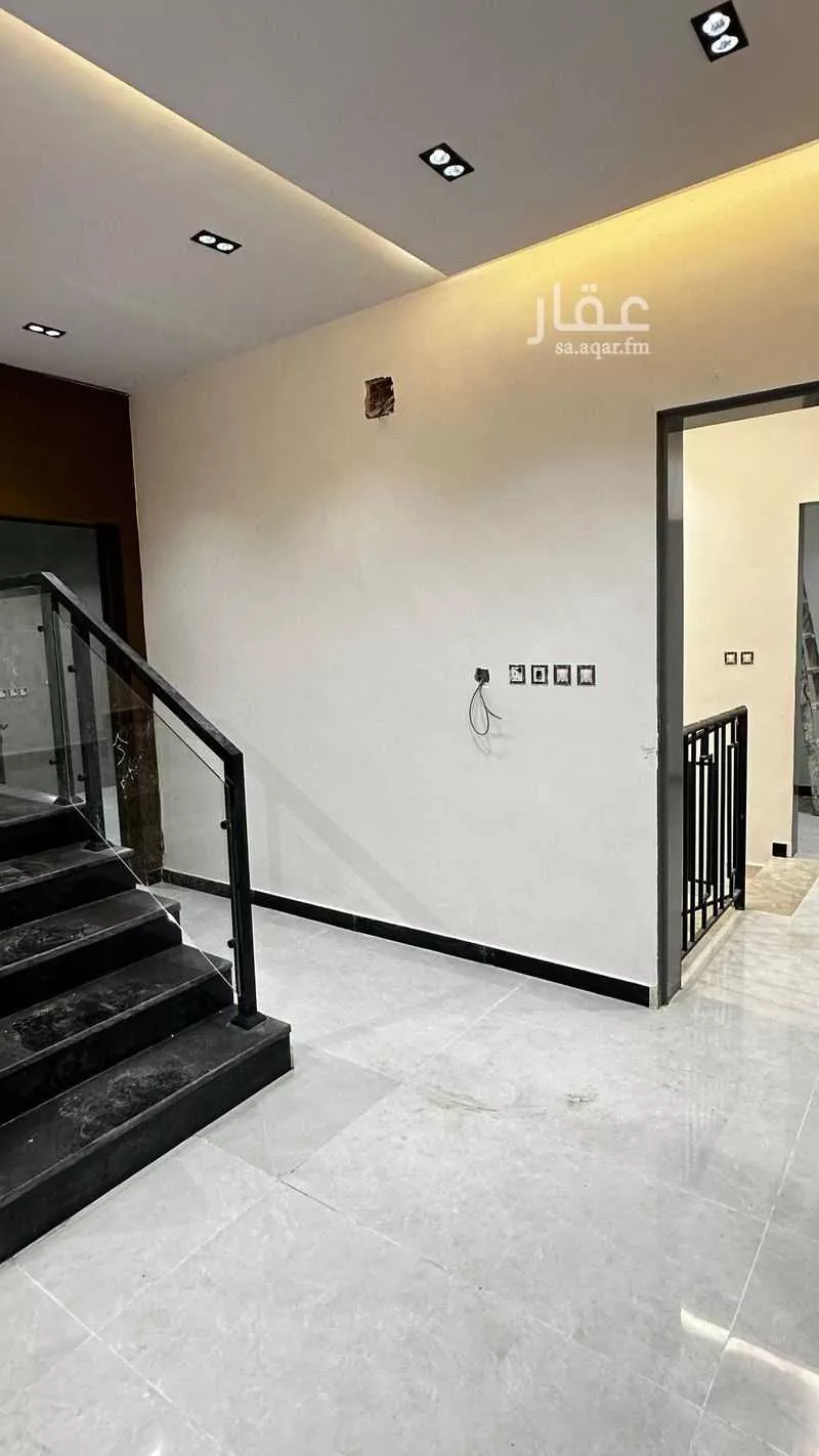 دور للبيع في شارع ابن ماجه, حي السعادة, مدينة الرياض, منطقة الرياض 1 صورة