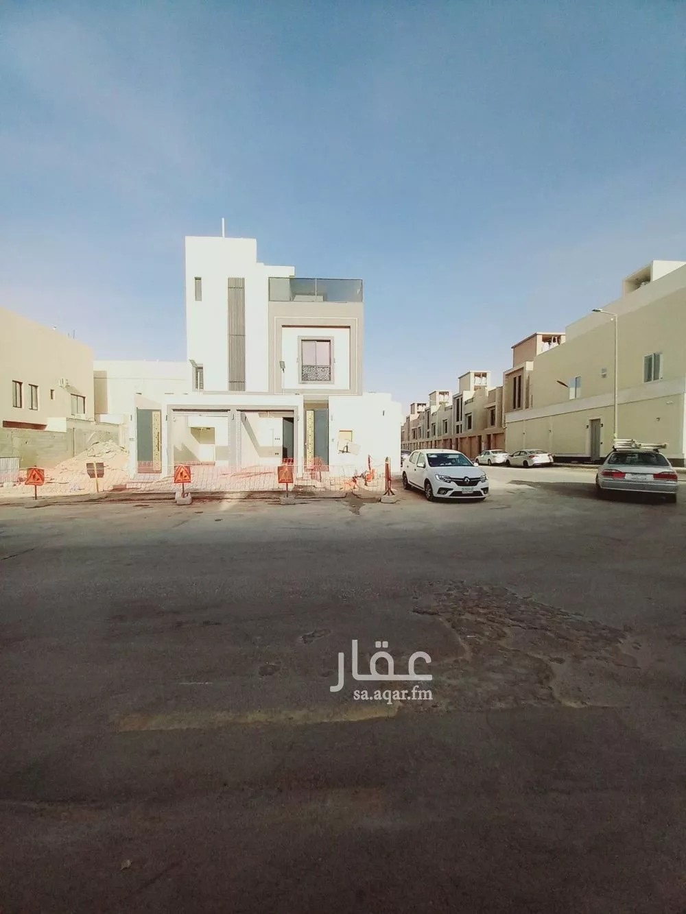 دور للبيع في شارع الوتيرة, حي عكاظ, مدينة الرياض, منطقة الرياض 1 صورة
