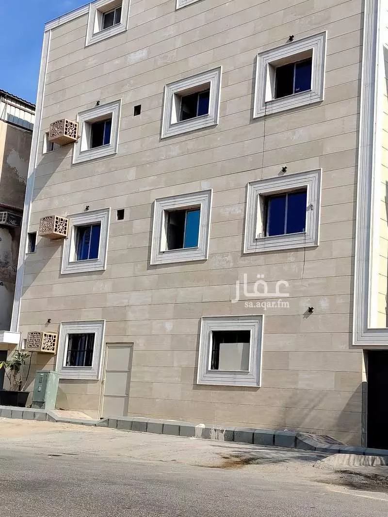 عمارة للبيع في شارع العلا, حي الثقبة, مدينة الخبر, المنطقة الشرقية 1 صورة