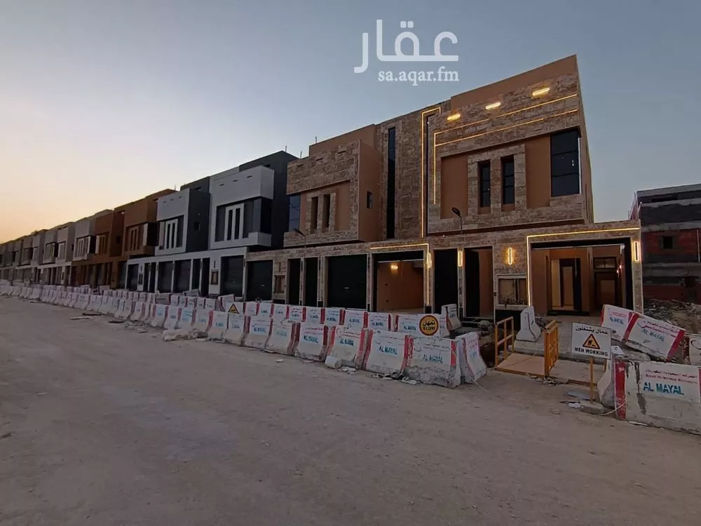 دور للبيع في شارع عنبسة بن سحيم, حي طويق, مدينة الرياض, منطقة الرياض 1 صورة