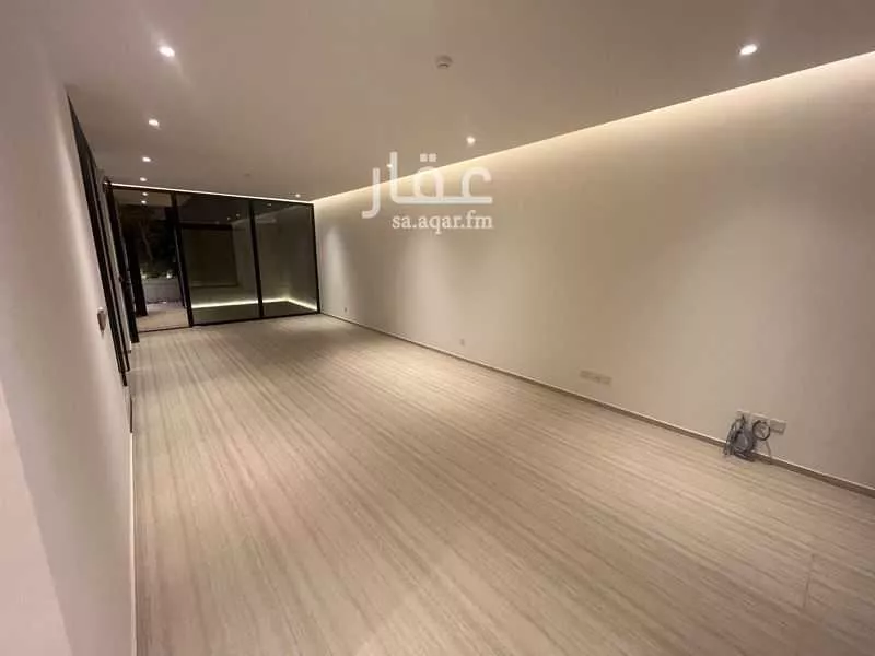 فيلا للإيجار في شارع ابي بكر الصديق, حي العارض, مدينة الرياض, منطقة الرياض 1 صورة