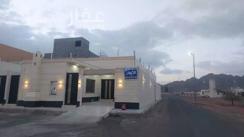دور للبيع في شارع عبد الله بن محمد بن صالح الزواوي ، حي الوادي ، حائل ، منطقة حائل 1 صورة