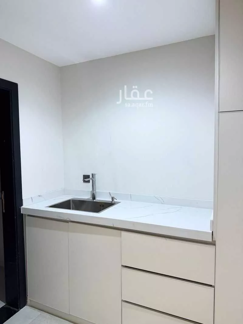 فيلا للإيجار في شارع عباس الجوهري, حي عكاظ, مدينة الرياض, منطقة الرياض 1 صورة