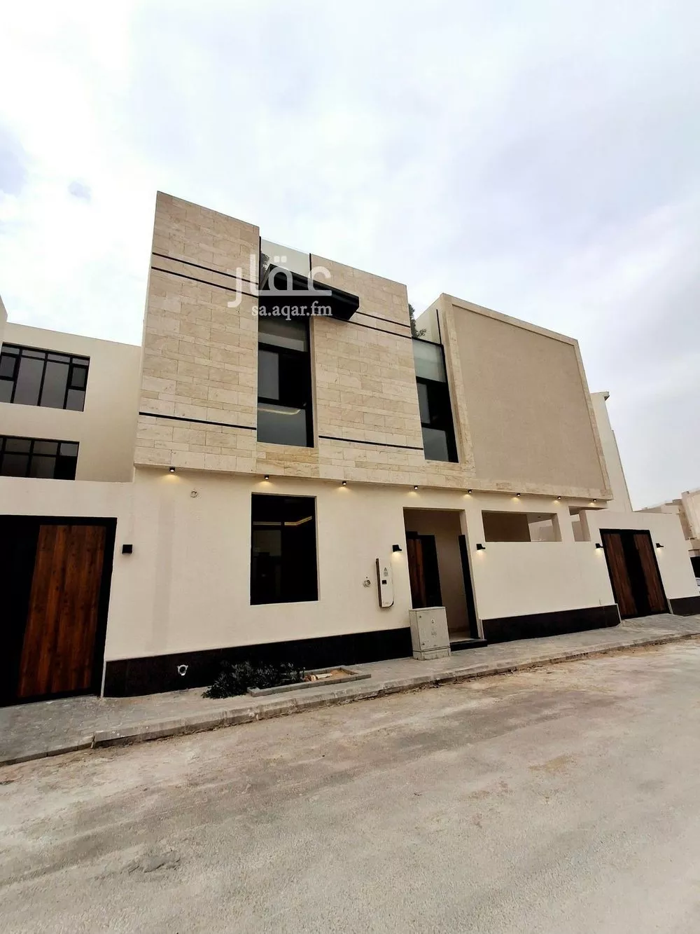 فيلا للبيع في شارع قطب الدين بن السلطان, حي المهدية, مدينة الرياض, منطقة الرياض 1 صورة