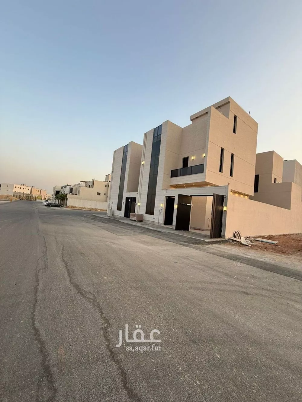 فيلا للبيع في شارع أحمد الكازروني, حي المهدية, مدينة الرياض, منطقة الرياض 1 صورة