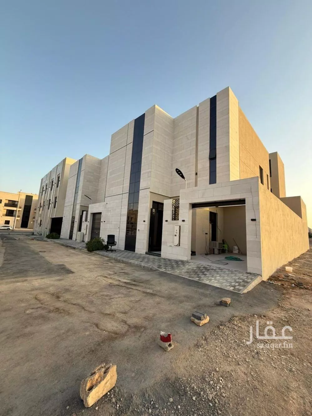 فيلا للبيع في شارع أحمد مفتي المكي الحنفي, حي المهدية, مدينة الرياض, منطقة الرياض 1 صورة