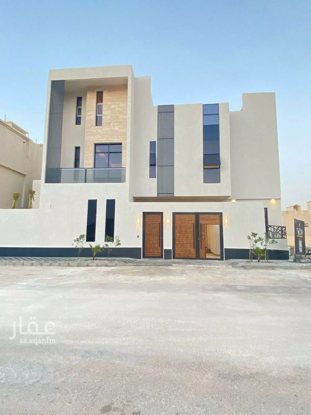 فيلا للبيع في شارع عمر بن عبدالقادر مفتي, حي المهدية, مدينة الرياض, منطقة الرياض 1 صورة