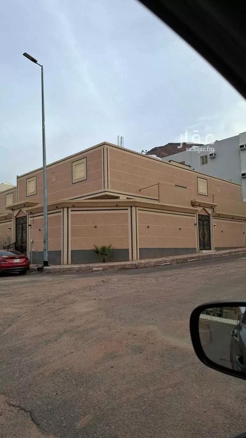 دور للبيع في شارع عبيدالله بن عبدالرحمن, حي السلام, مدينة المدينه المنوره, منطقة المدينة المنورة 1 صورة