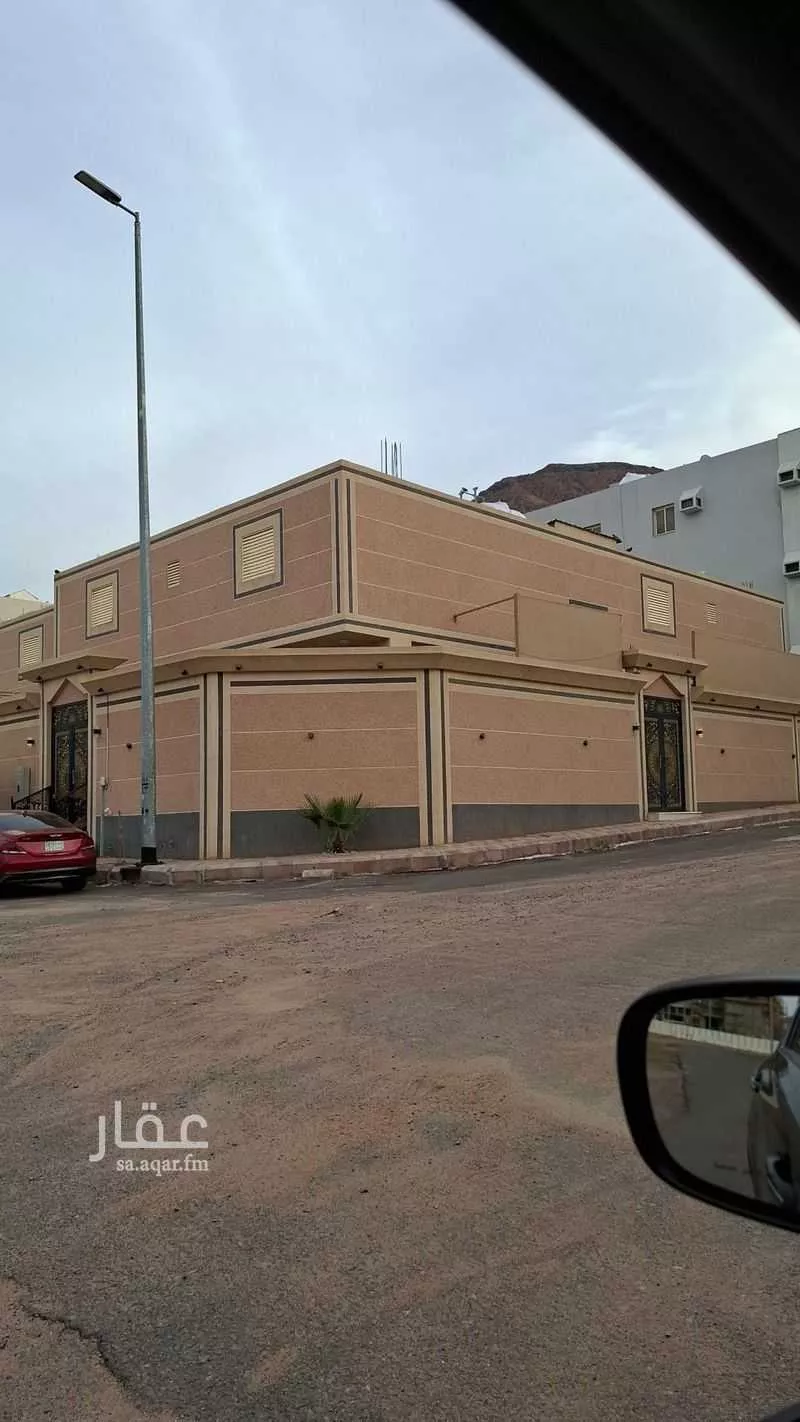 دور للبيع في شارع عبيدالله ابن عبدالرحمن ، حي السلام ، المدينة المنورة ، منطقة المدينة المنورة 1 صورة