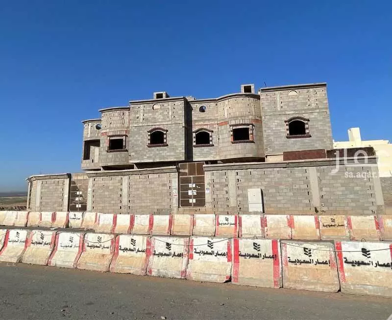 فيلا للبيع في شارع عمرو ابن نوفل القرشي, حي العاقول, مدينة المدينه المنوره, منطقة المدينة المنورة 1 صورة