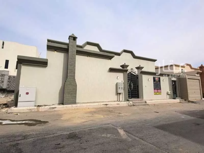 فيلا للبيع في شارع المجر, حي العزيزية الأول, مدينة الاحساء, المنطقة الشرقية 1 صورة