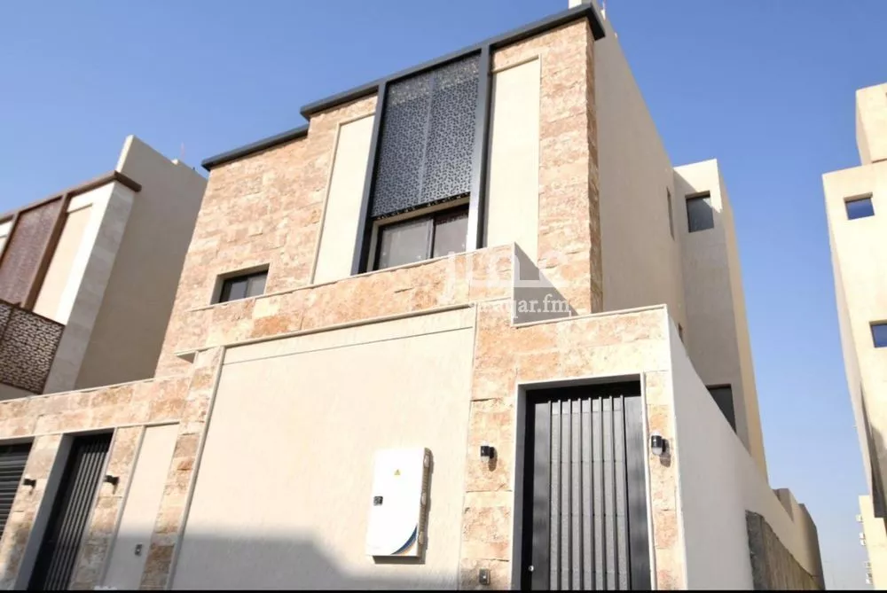 فيلا للإيجار في شارع حسين بن عبدالرحمن الجفري, حي العوالي, مدينة الرياض, منطقة الرياض 1 صورة