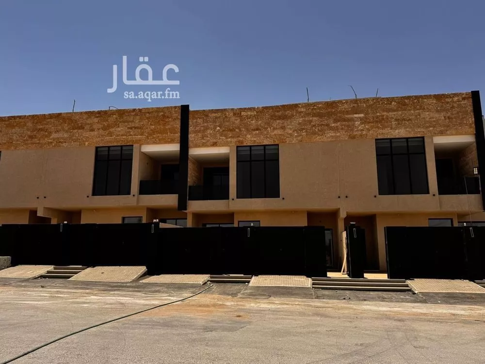 دور للبيع في شارع رقم 452, حي المونسية, مدينة الرياض, منطقة الرياض 1 صورة