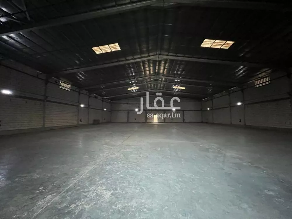 مستودع للإيجار في شارع الامام, حي العزيزية, مدينة الرياض, منطقة الرياض 1 صورة