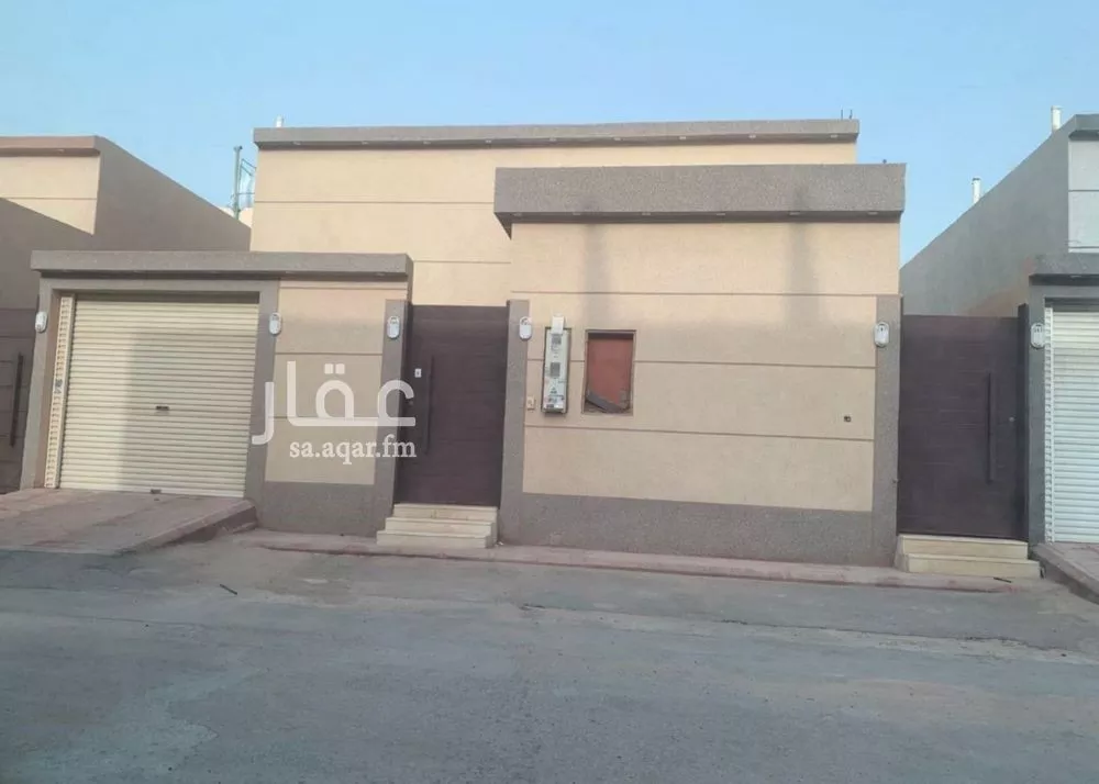 فيلا للبيع في شارع رقم 317, حي بدر, مدينة الرياض, منطقة الرياض 1 صورة