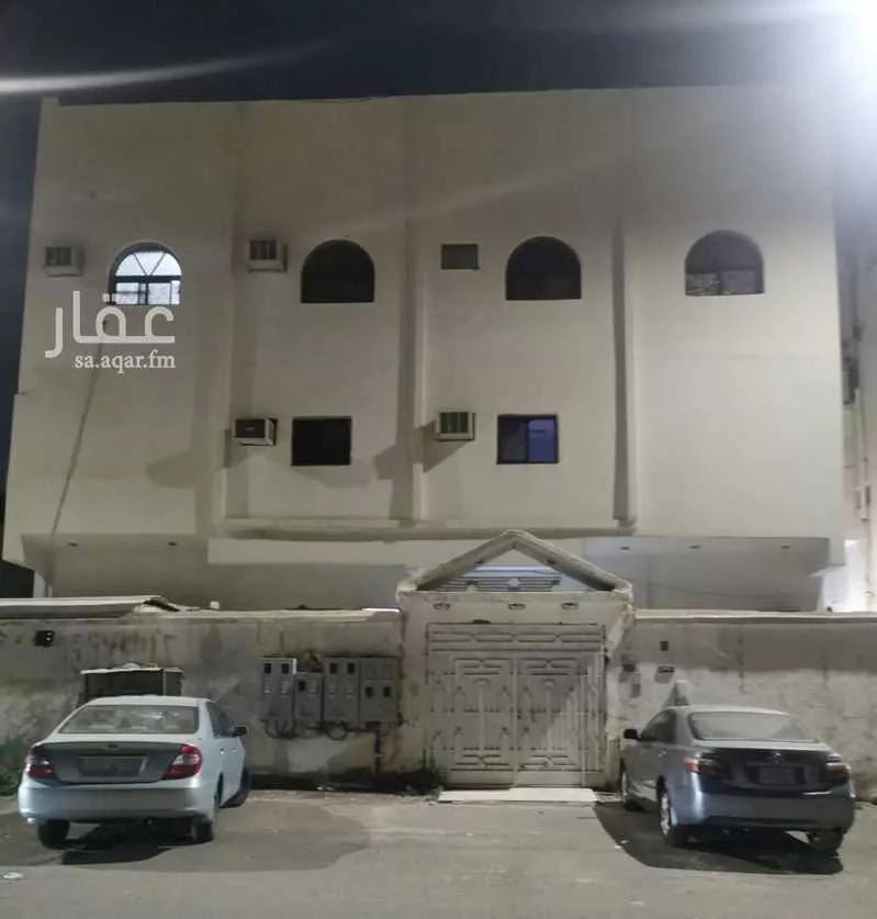 عمارة للبيع في شارع عمر ابن مسلمة ابن خالد, حي بنى ظفر, مدينة المدينة المنورة, منطقة المدينة المنورة 1 صورة