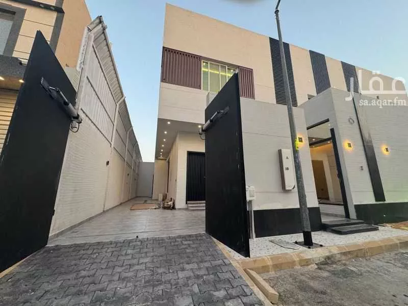 فيلا للبيع في شارع يثرب, حي شبرا, مدينة الرياض, منطقة الرياض 1 صورة