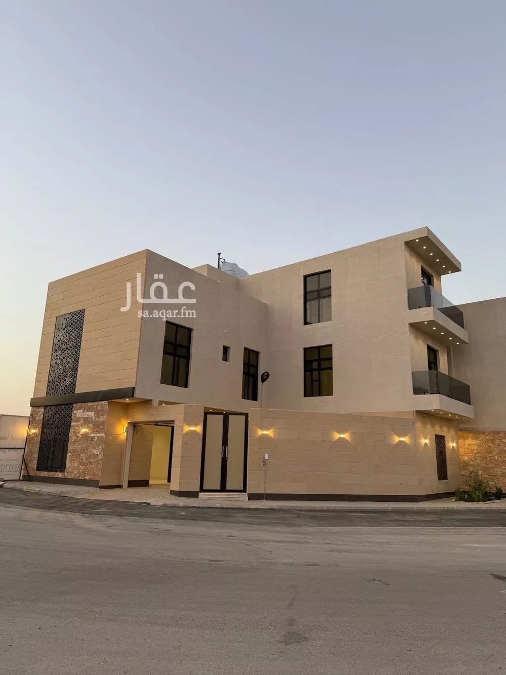 فيلا للبيع في شارع أحمد بن قطرب, حي المهدية, مدينة الرياض, منطقة الرياض 1 صورة