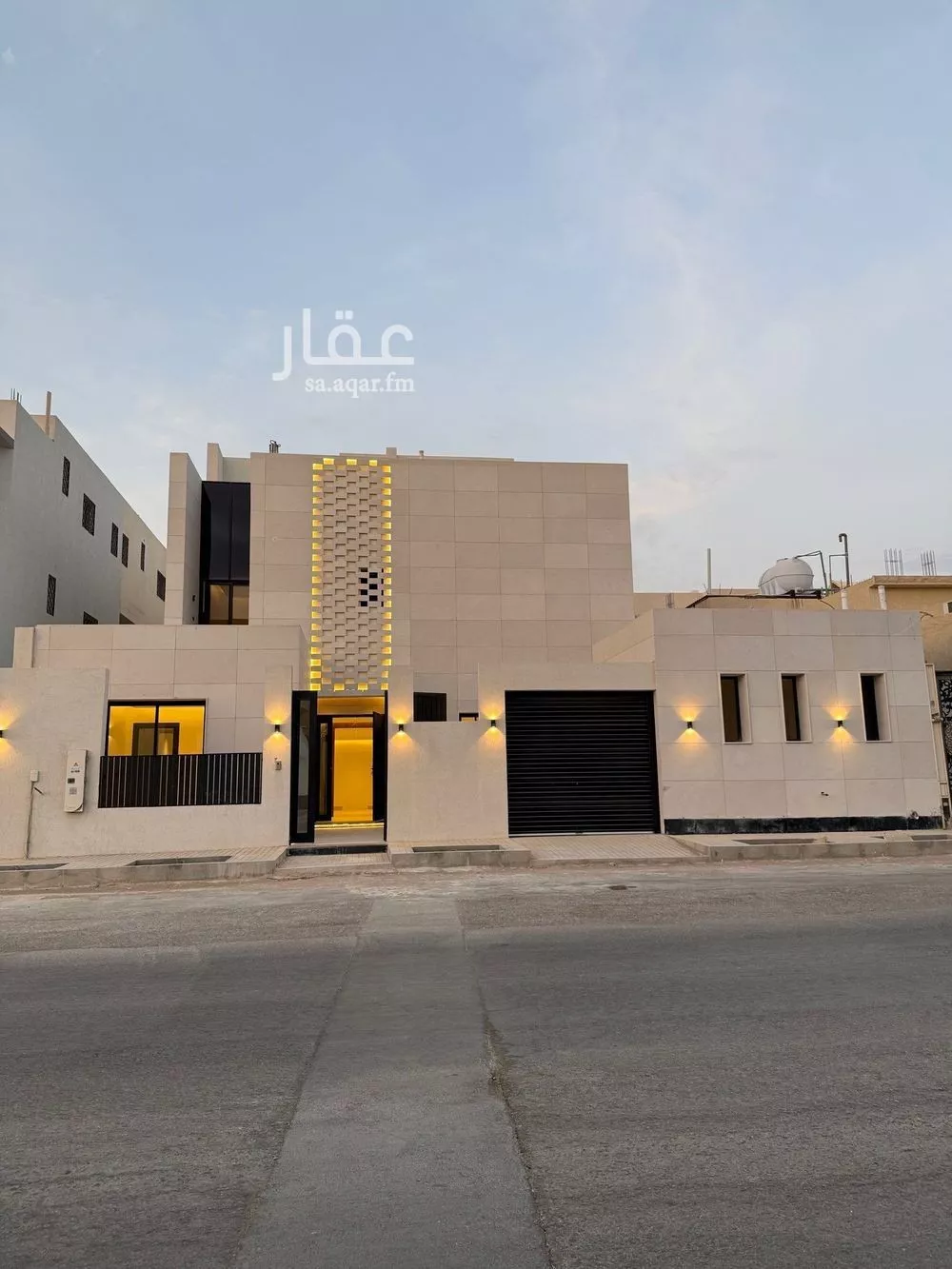 فيلا للبيع في شارع عبدالقادر بن عبدالوارث, حي المهدية, مدينة الرياض, منطقة الرياض 1 صورة