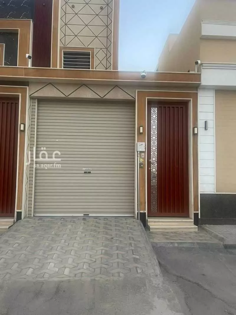 فيلا للبيع في شارع رحمة الله السندي, حي عكاظ, مدينة الرياض, منطقة الرياض 1 صورة
